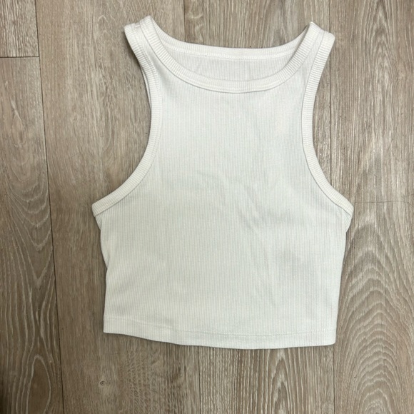 Cropped Ribbed Tank - Picture 4 of 5